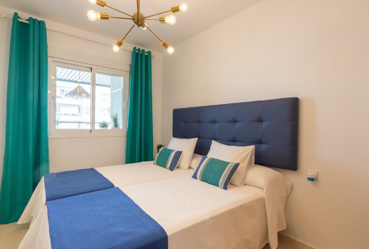 Charming Apartment On The Beach - Pool And Parking Malaga Luaran gambar